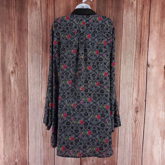 Torrid x Betsey Johnson Womens Size 6 (6X) Tunic Blouse Georgette Floral Skulls - Picture 4 of 12